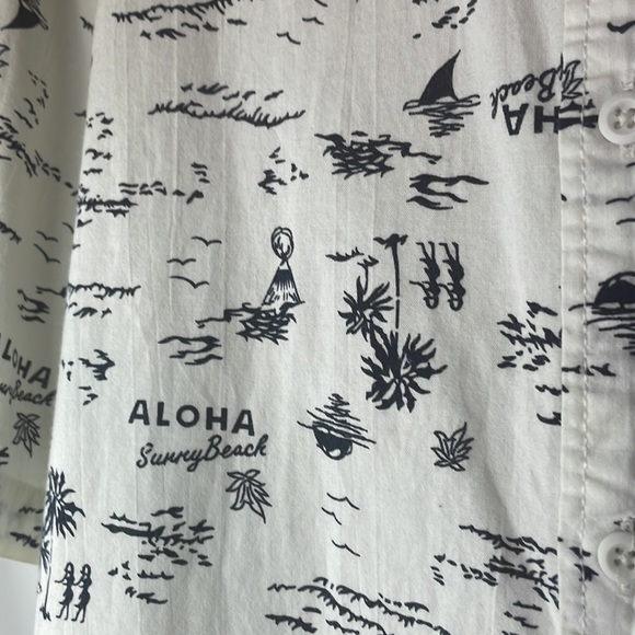 EUC H&M black and white Aloha Print resort shirt - Picture 4 of 6
